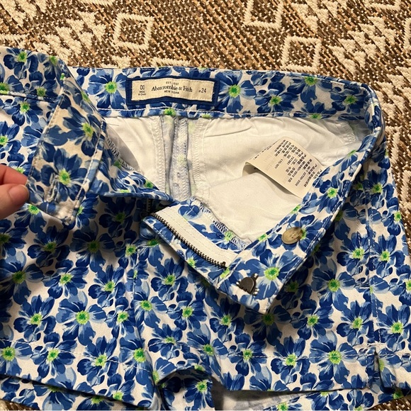 Abercrombie & Fitch women’s shorts size 00 w24 Blue floral Print - Picture 5 of 8
